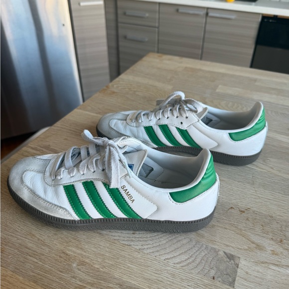 Sambas - Picture 2 of 5